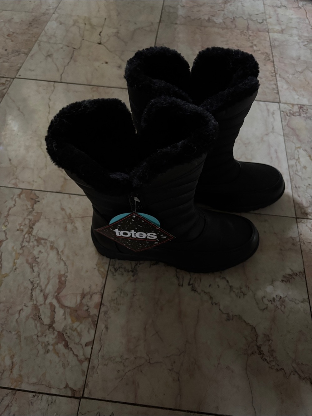totes Women's Black Faux-Fur Cuff Winter Boots